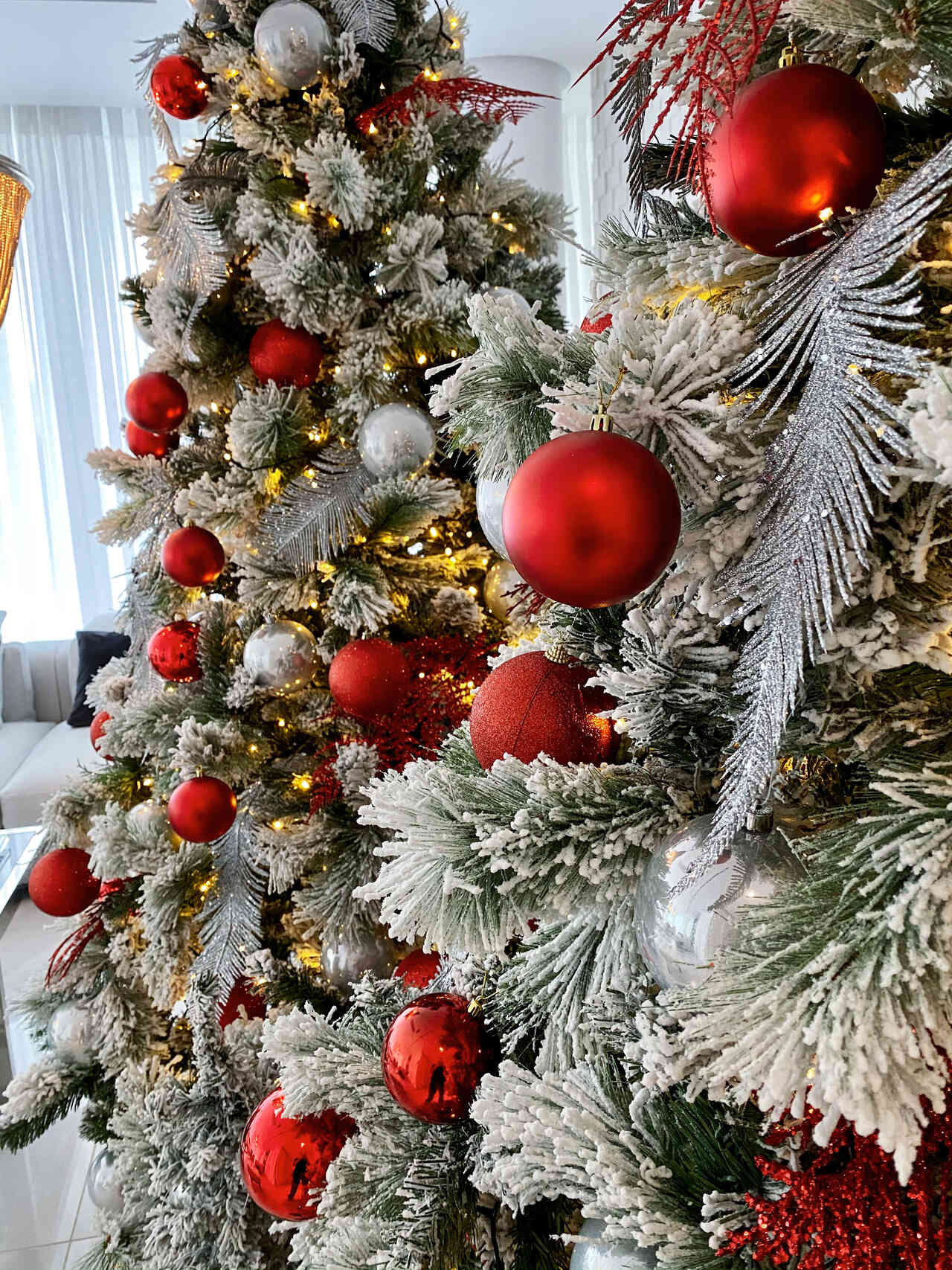 Trending: red and silver sparkling Christmas balls, view I