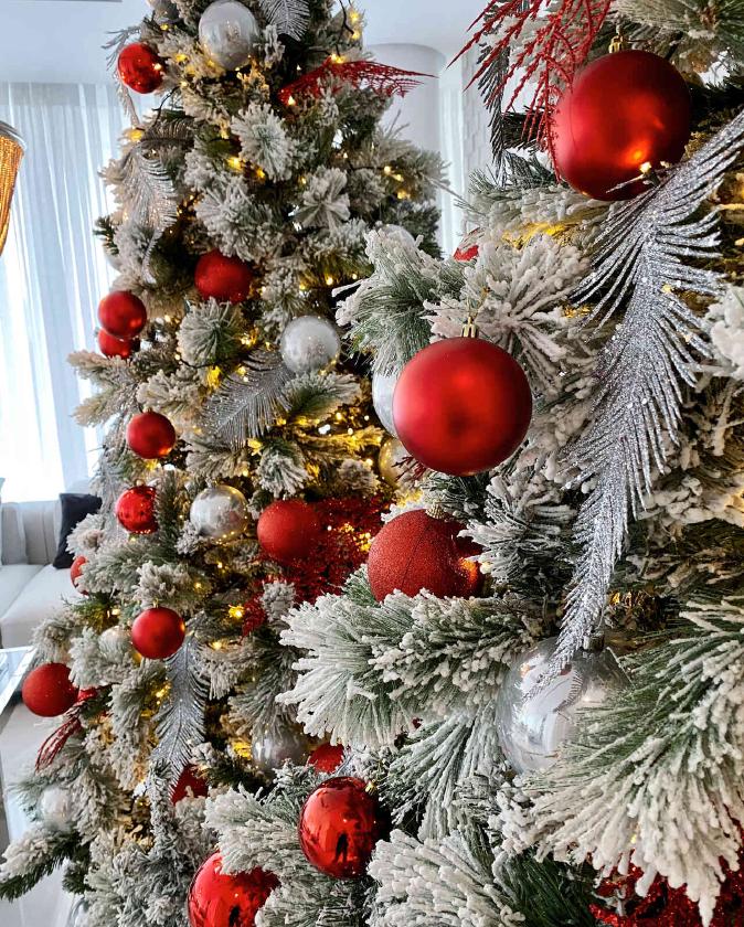 Trending: red and silver sparkling Christmas balls, view I